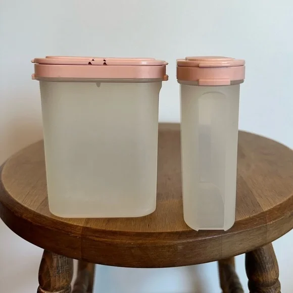 Pair of Vintage Tupperware Spice Shaker Salt Pepper Containers Pink With Lids x2 - Picture 1 of 13